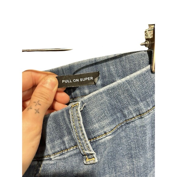 Judy Blue Pull On Super Flare Jeans Bell Bottoms Size 16W Dark Wash Elastic - Picture 3 of 5